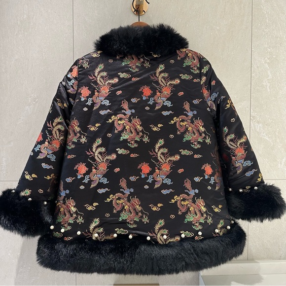 *SOLD* Vintage Oriental Satin Jacquard Cape Jacket w/ Pearl Beaded Faux Fur Trim - Picture 7 of 12